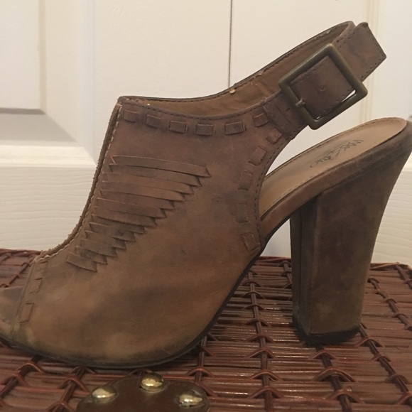 Target Pumps - Picture 2 of 2